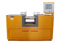 Laboratory mixing mill by Dr. Collin